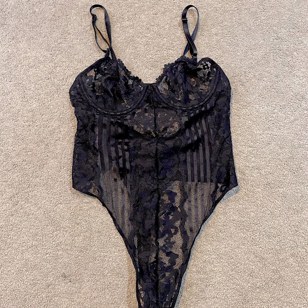 Lacey bodysuit - Picture 5 of 8